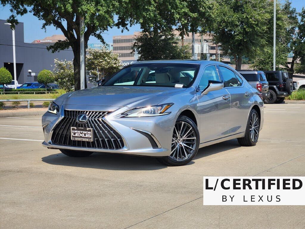 2025 LEXUS ES