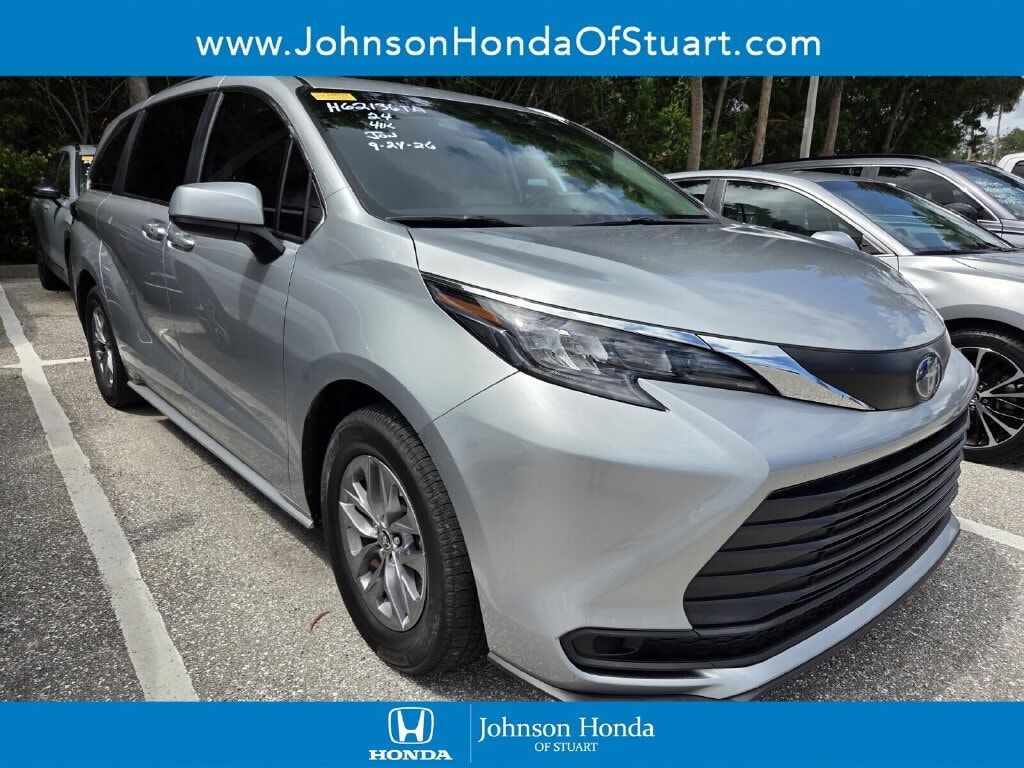 2024 TOYOTA Sienna