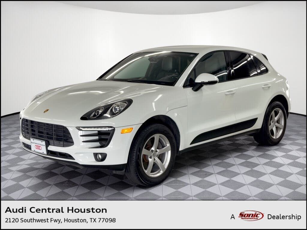 2018 PORSCHE Macan