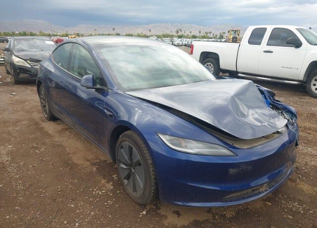 2025 TESLA Model 3