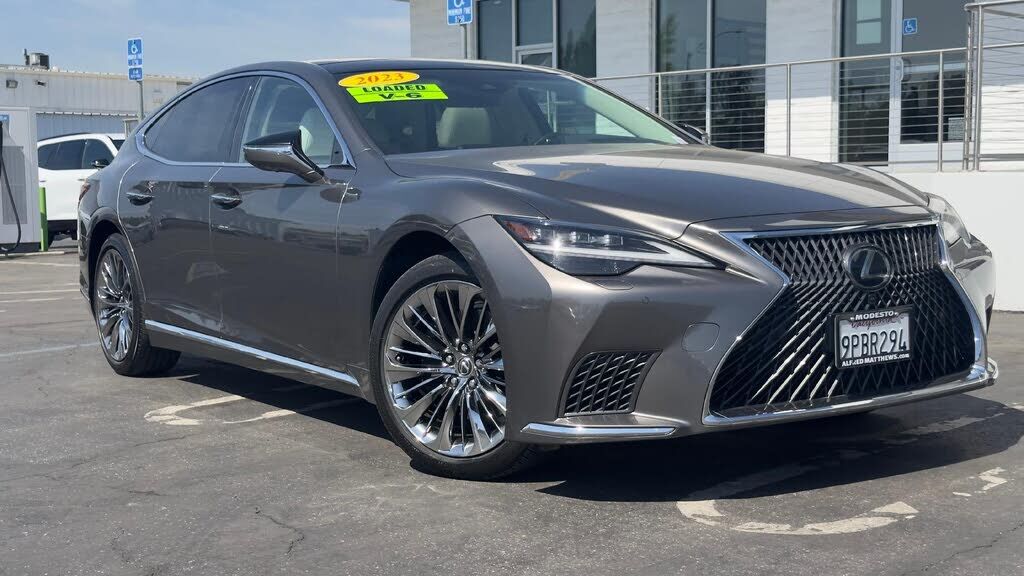2023 LEXUS LS