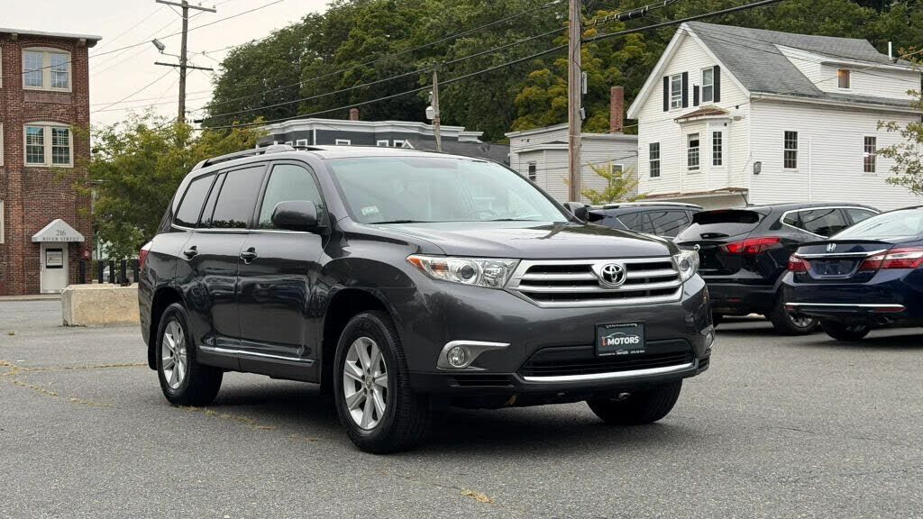 2011 TOYOTA Highlander