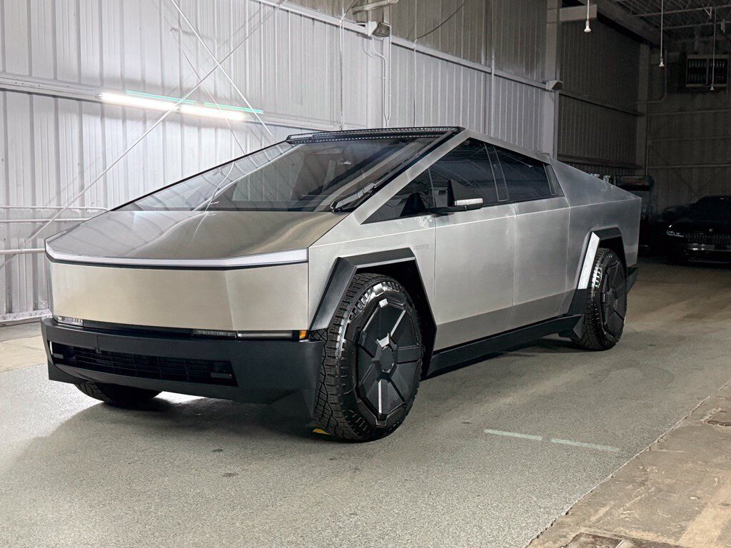 2024 TESLA Cybertruck