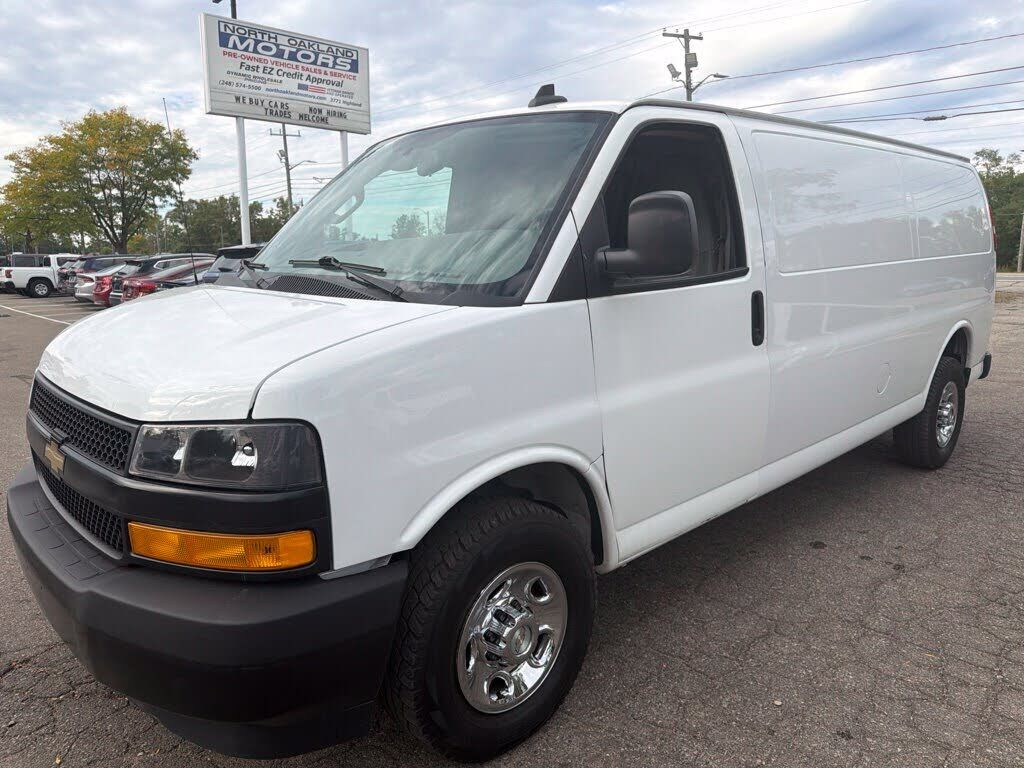 2022 CHEVROLET Express