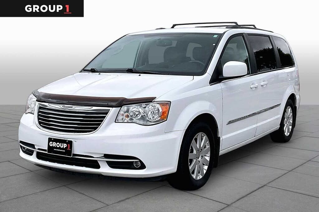2016 CHRYSLER Town and Country