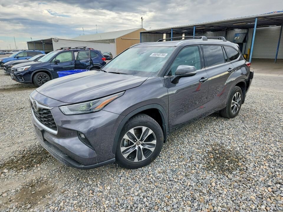 2022 TOYOTA Highlander