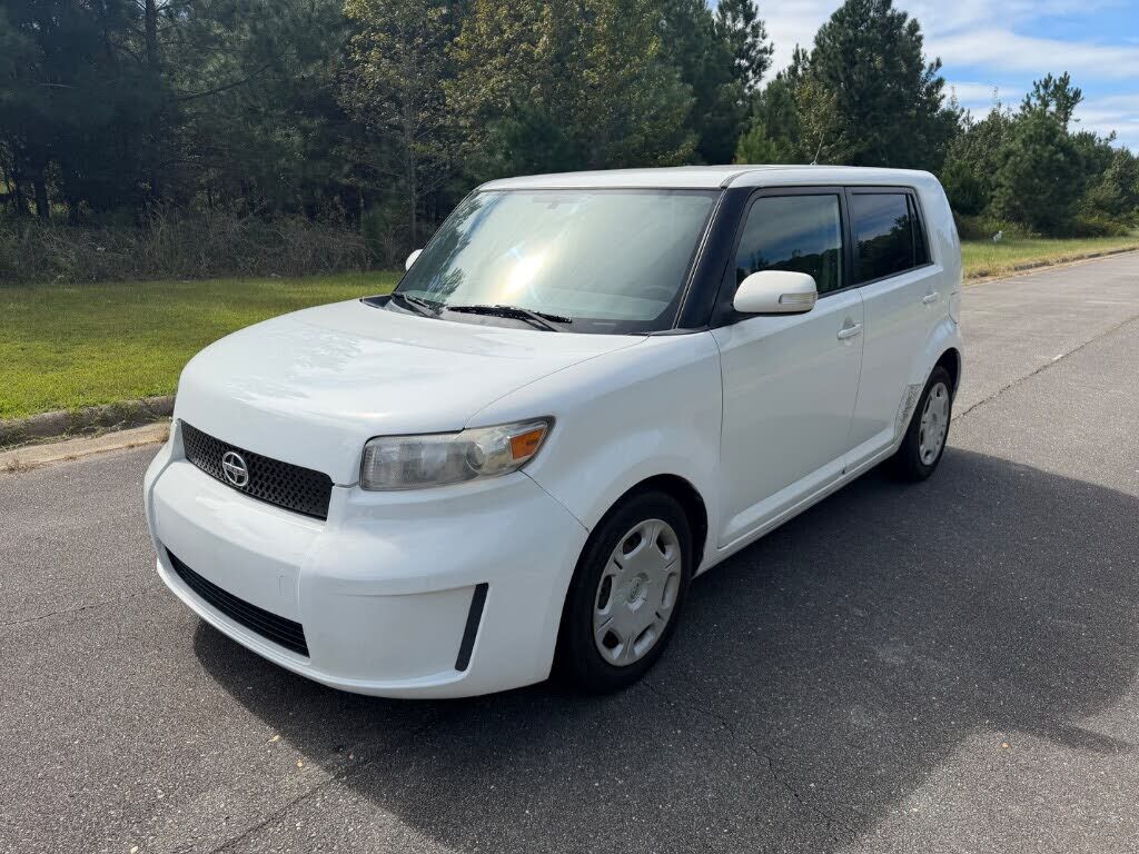 2010 TOYOTA SCION