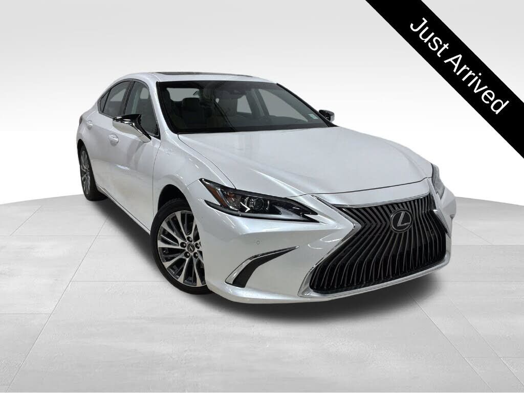 2019 LEXUS ES