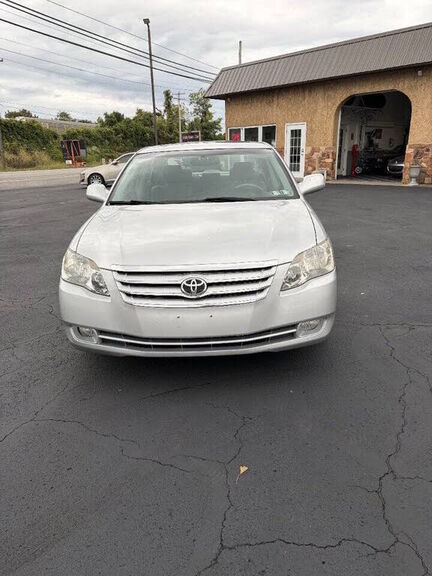 2005 TOYOTA Avalon