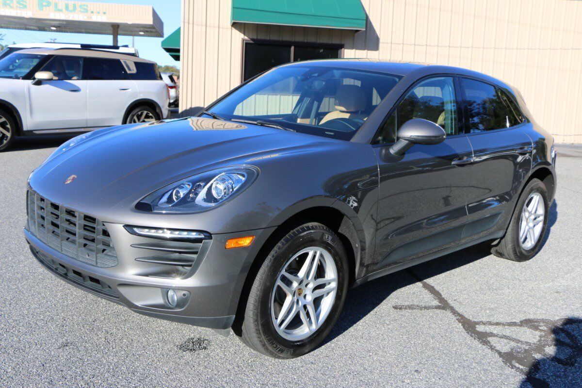 2018 PORSCHE Macan