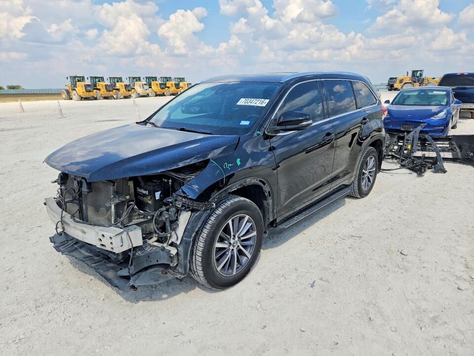 2018 TOYOTA Highlander