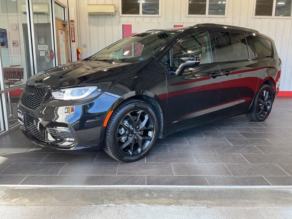 2023 CHRYSLER Pacifica