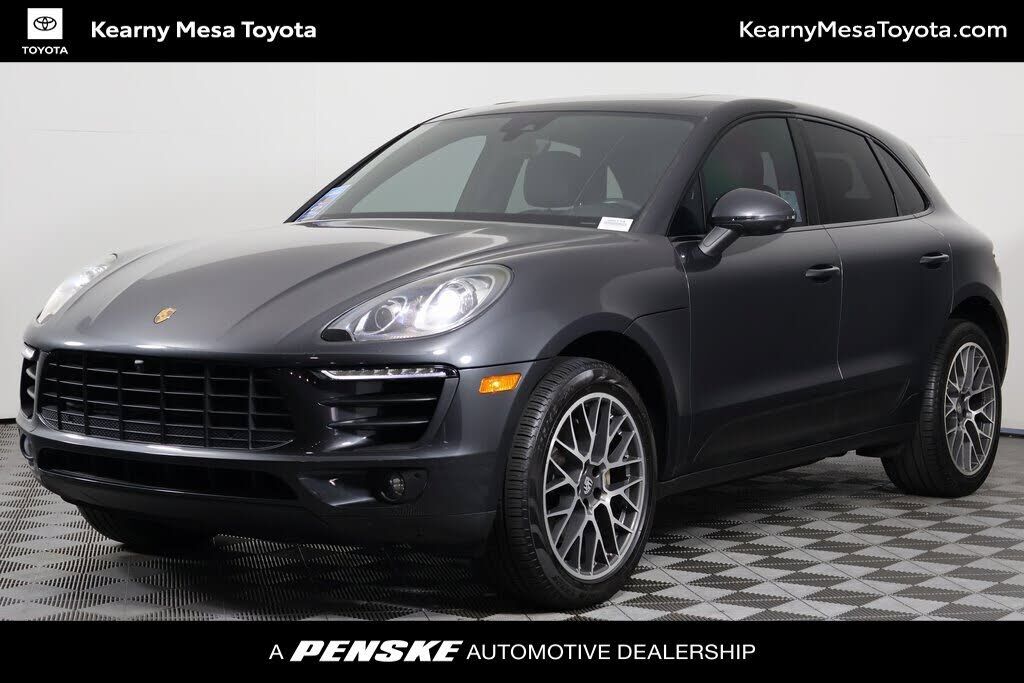 2017 PORSCHE Macan