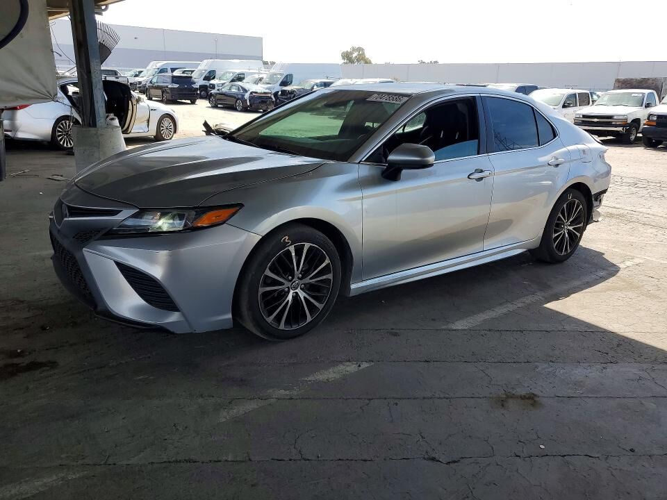 2018 TOYOTA Camry