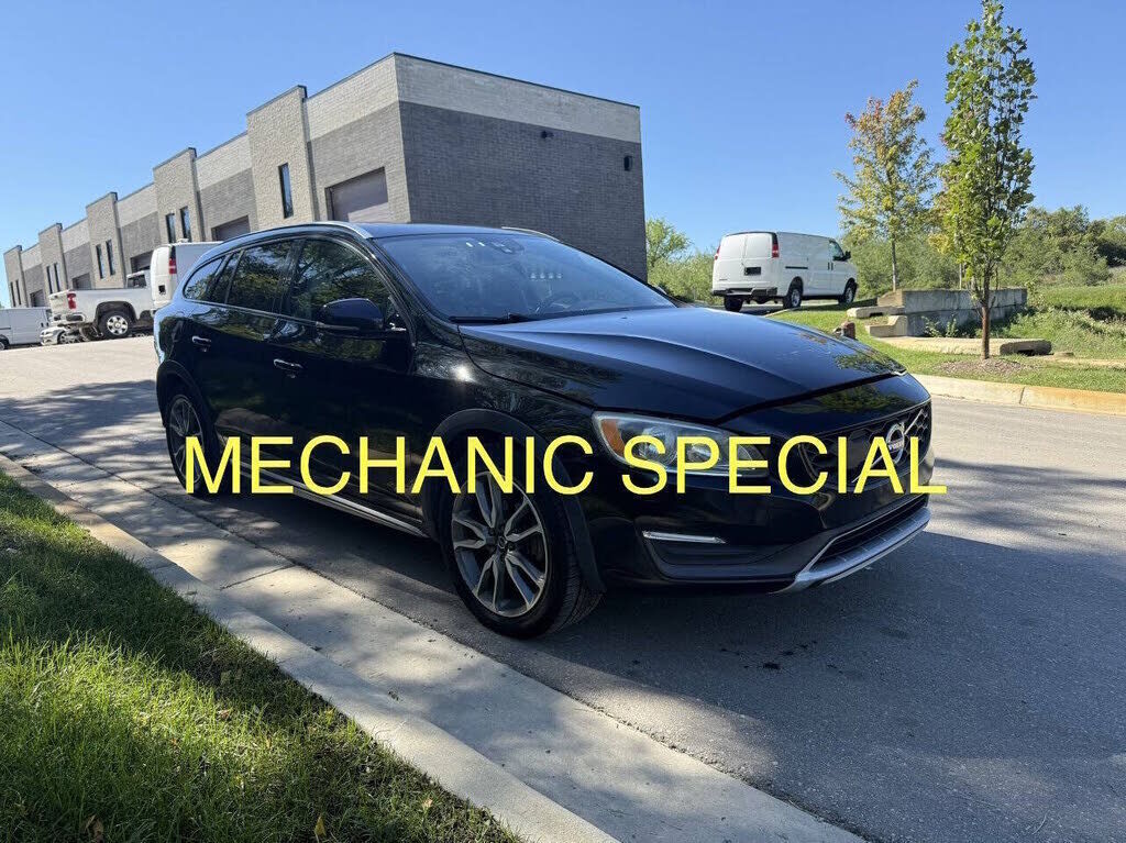 2016 VOLVO V60CC