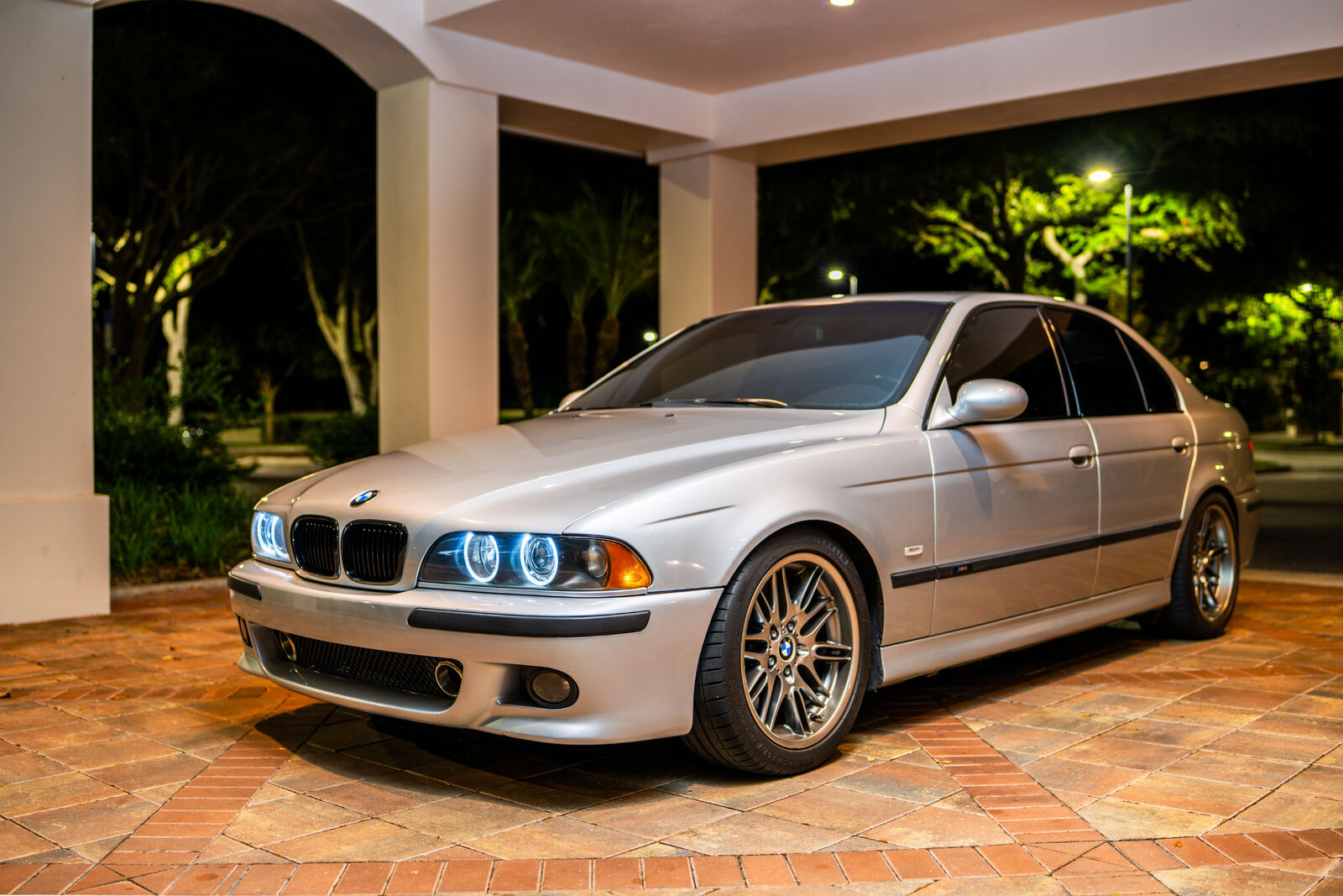 2000 BMW M5