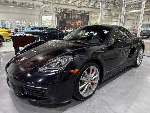 2018 PORSCHE 718