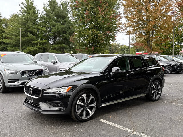 2024 VOLVO V60CC