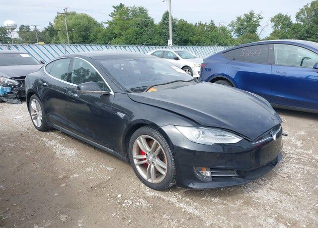 2015 TESLA Model S