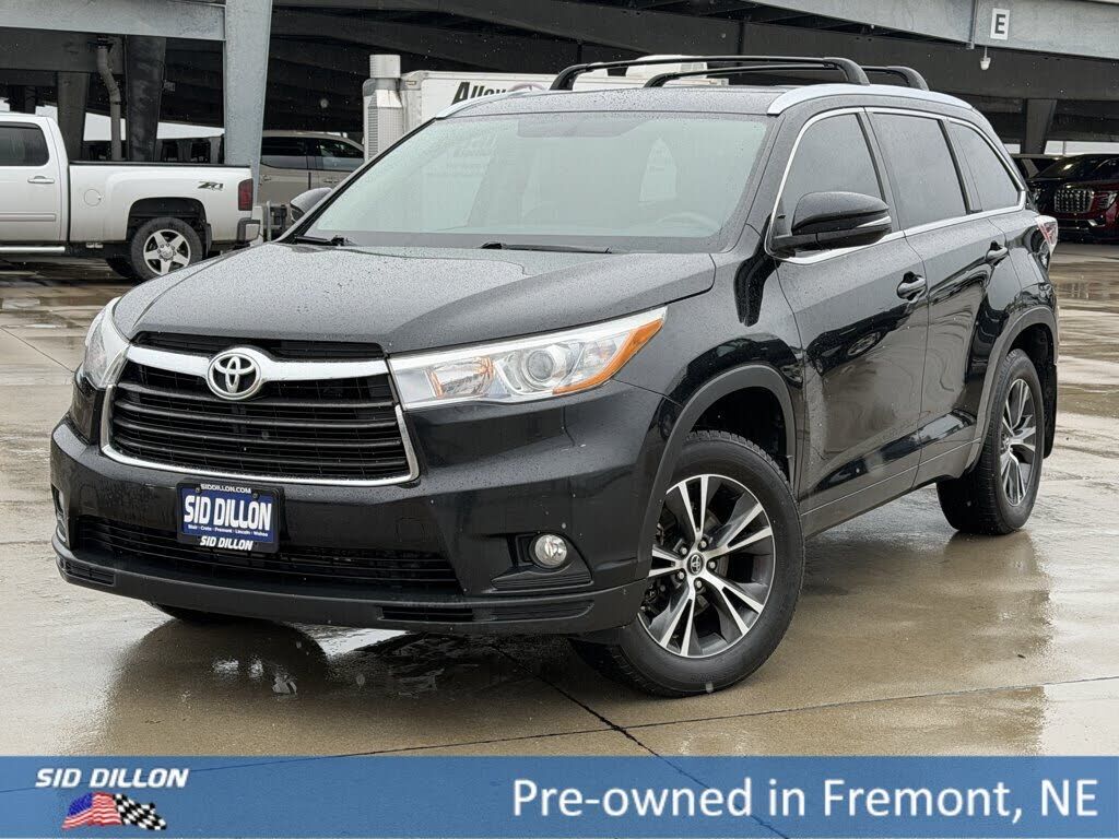 2016 TOYOTA Highlander