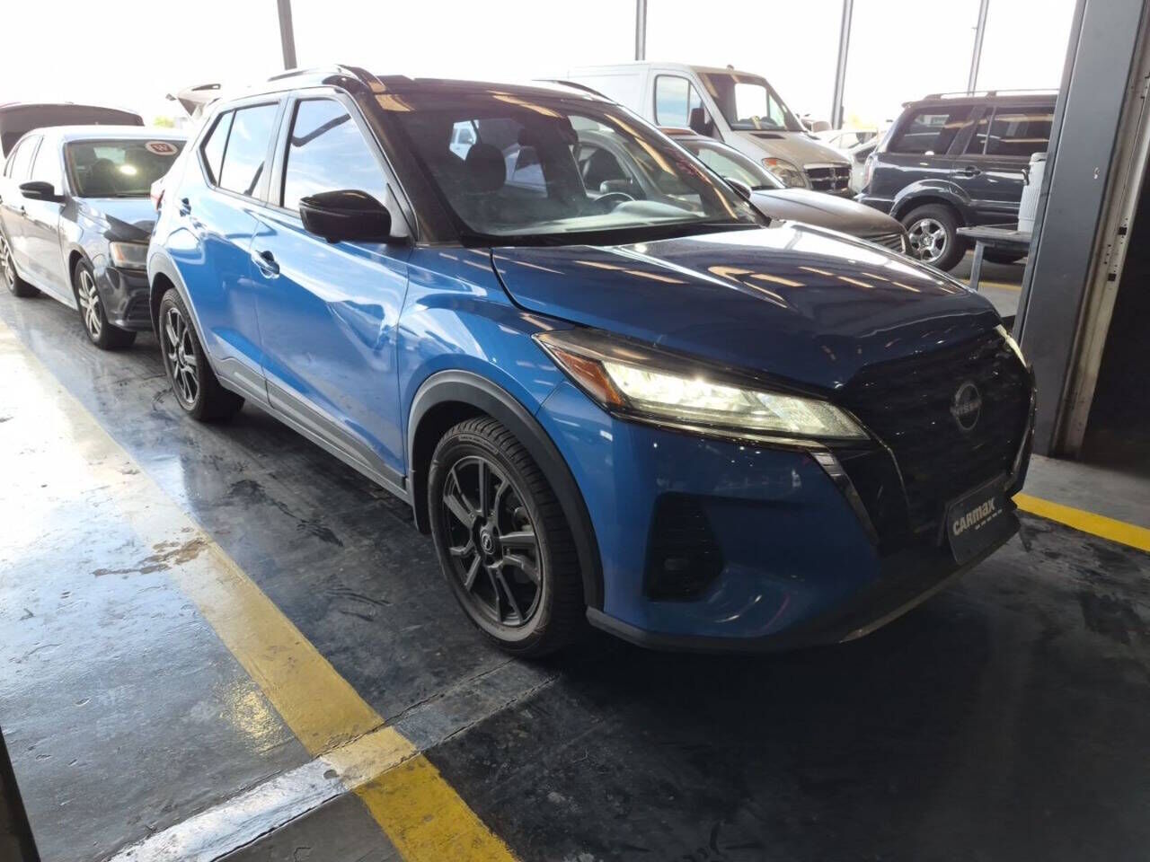 2022 NISSAN Kicks