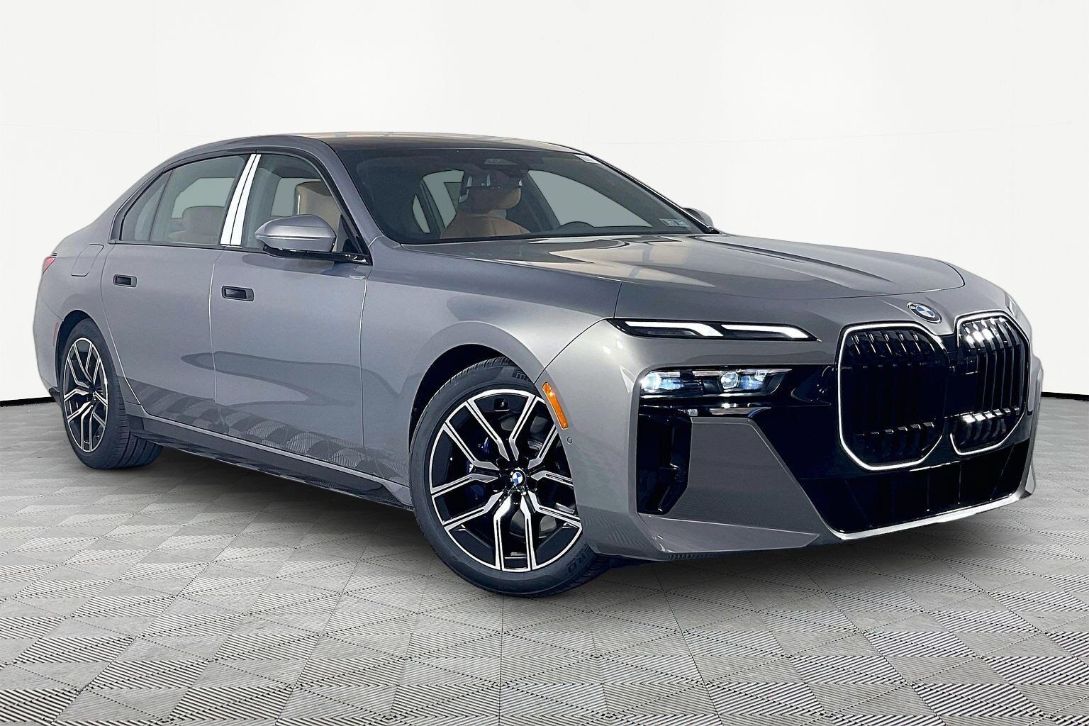 2026 BMW 740i