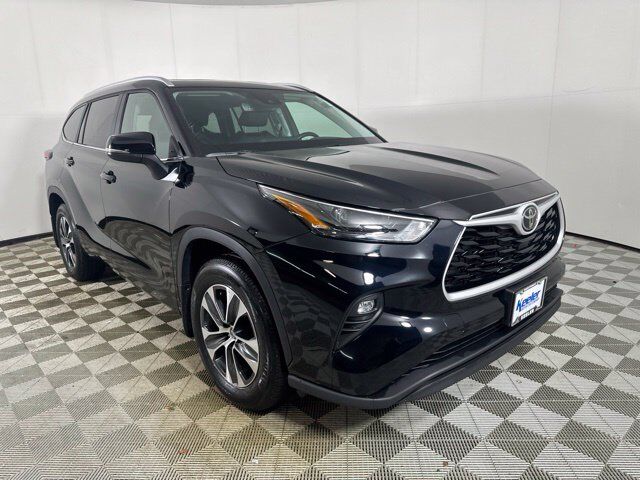 2026 TOYOTA Highlander