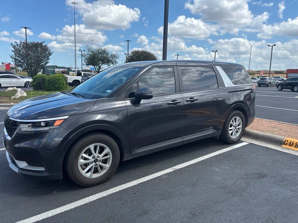2024 KIA Carnival