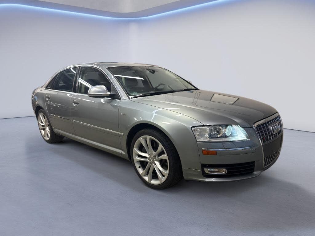 2008 AUDI S8