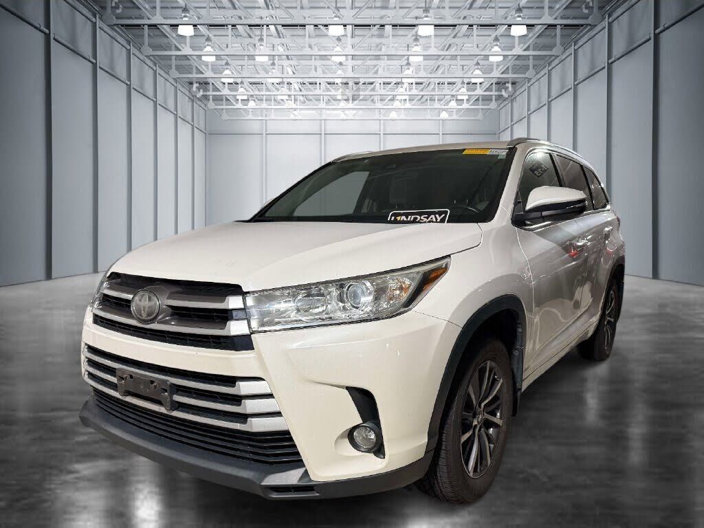 2017 TOYOTA Highlander