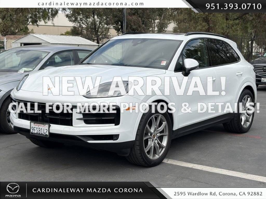 2024 PORSCHE Cayenne