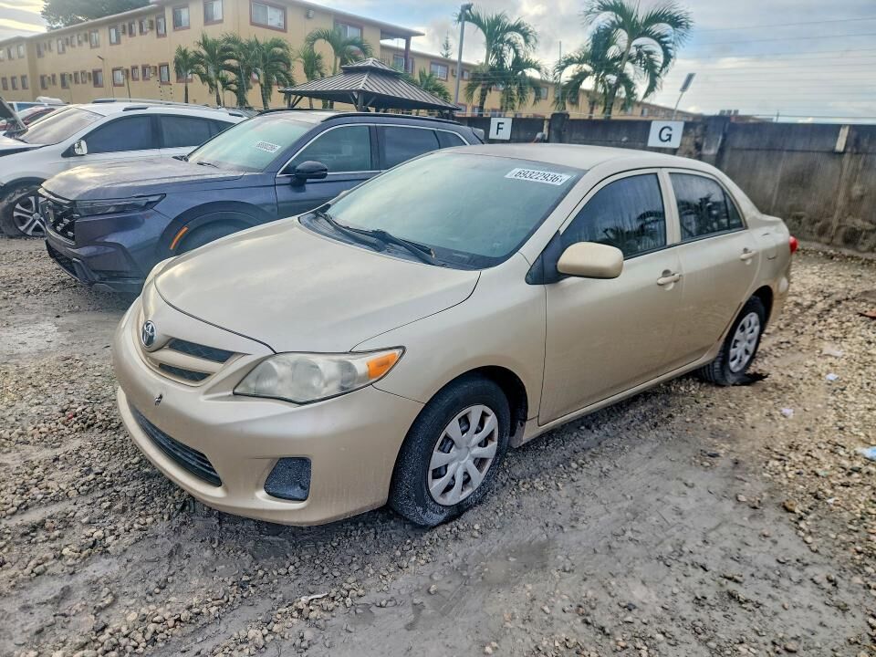2013 TOYOTA Corolla