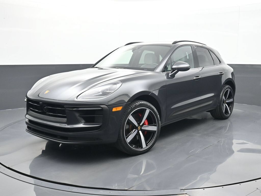 2023 PORSCHE Macan