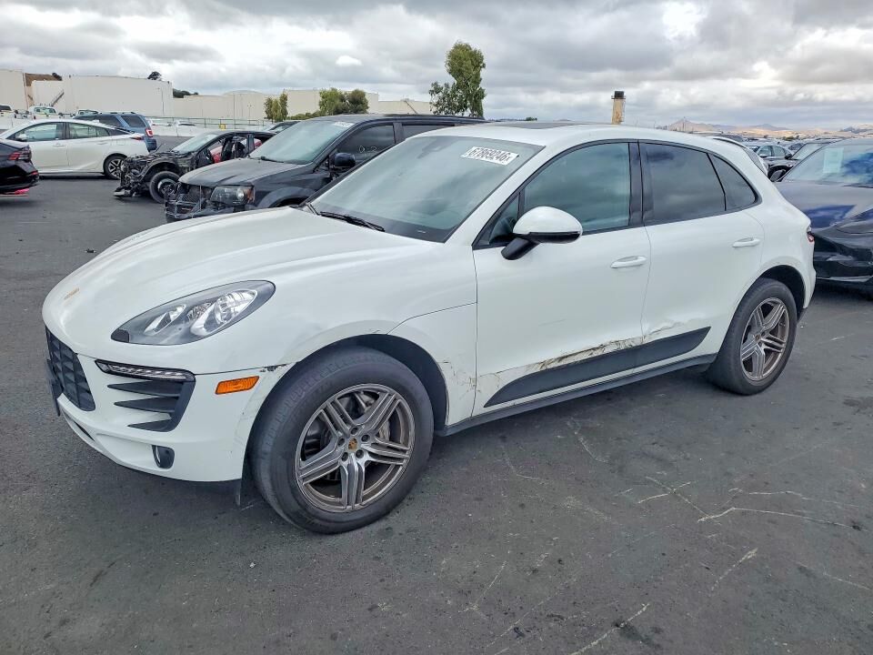 2015 PORSCHE Macan