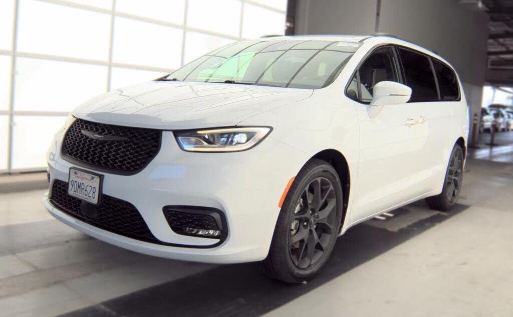 2022 CHRYSLER Pacifica
