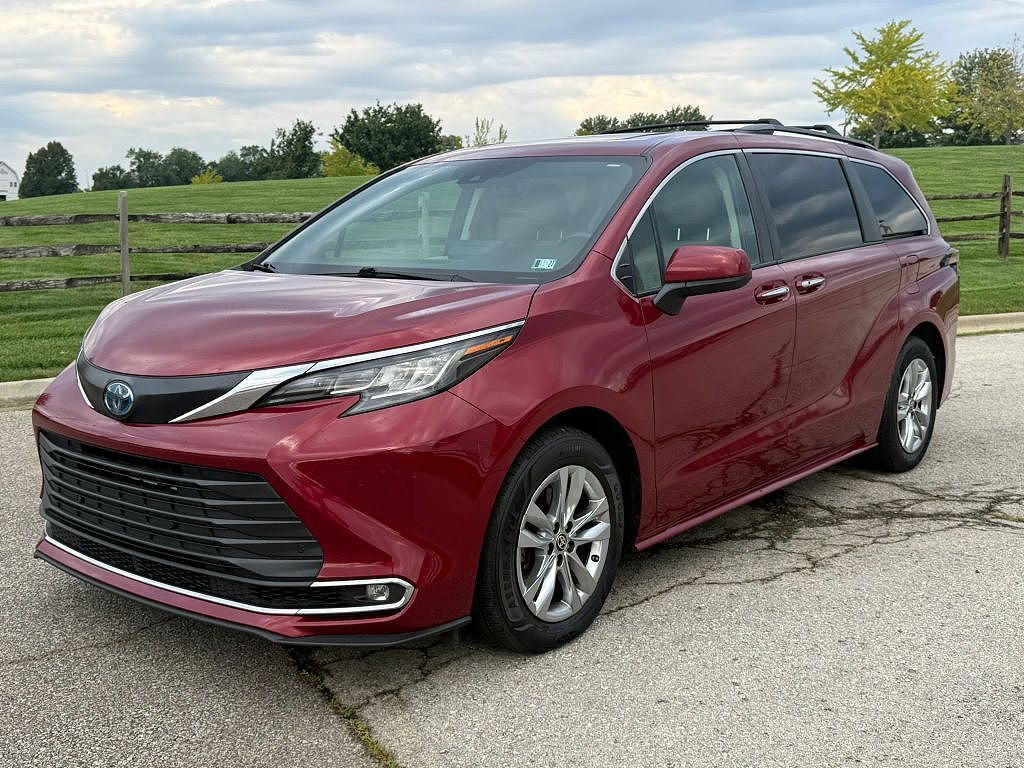 2022 TOYOTA Sienna