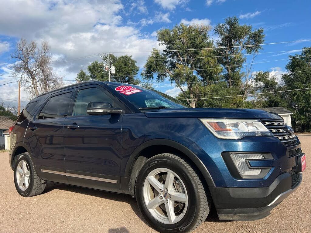 2017 FORD Explorer