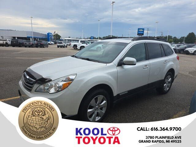 2012 SUBARU Outback