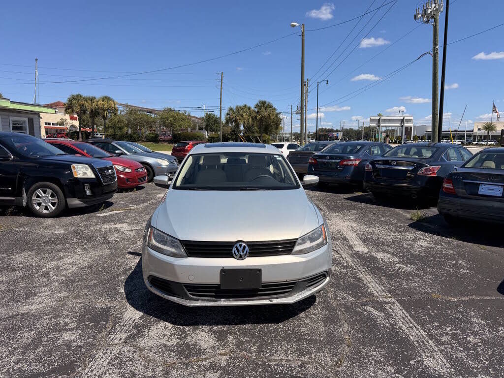 2011 VOLKSWAGEN Jetta