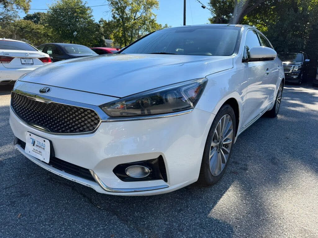 2017 KIA Cadenza