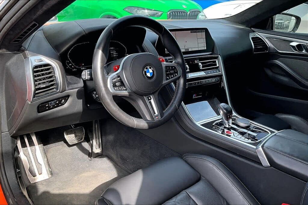 2023 BMW M8