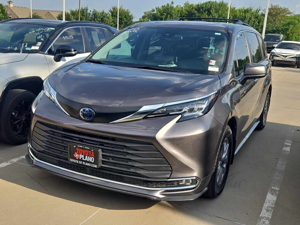 2022 TOYOTA Sienna