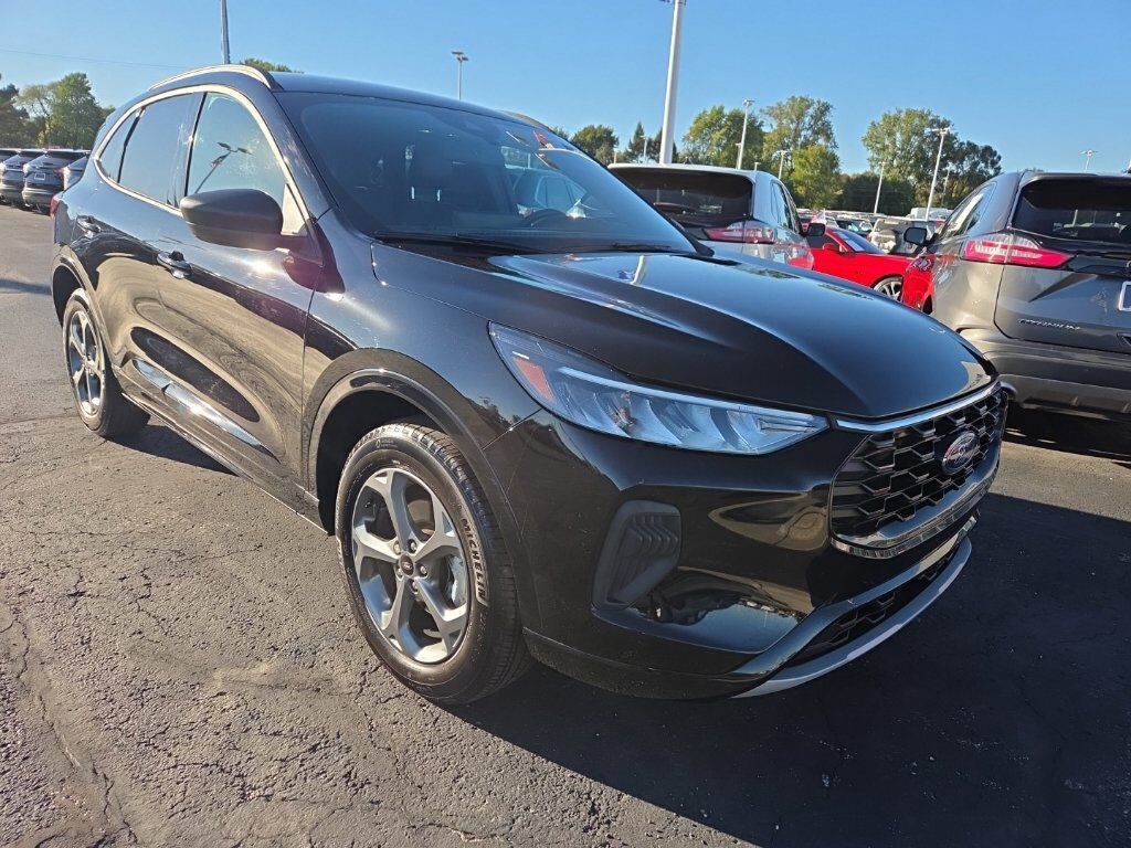 2024 FORD Escape