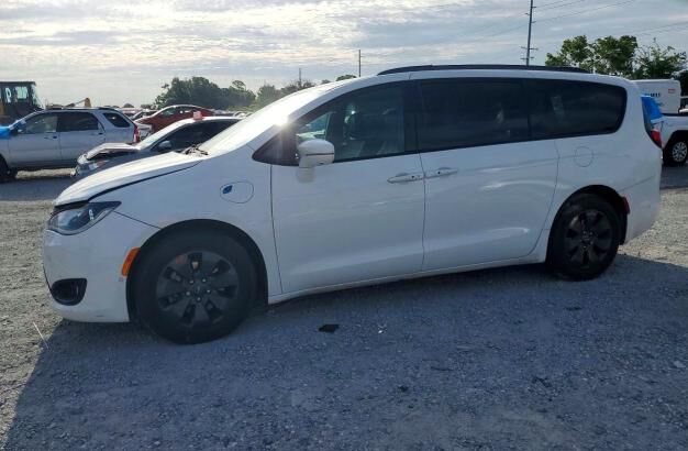2020 CHRYSLER Pacifica
