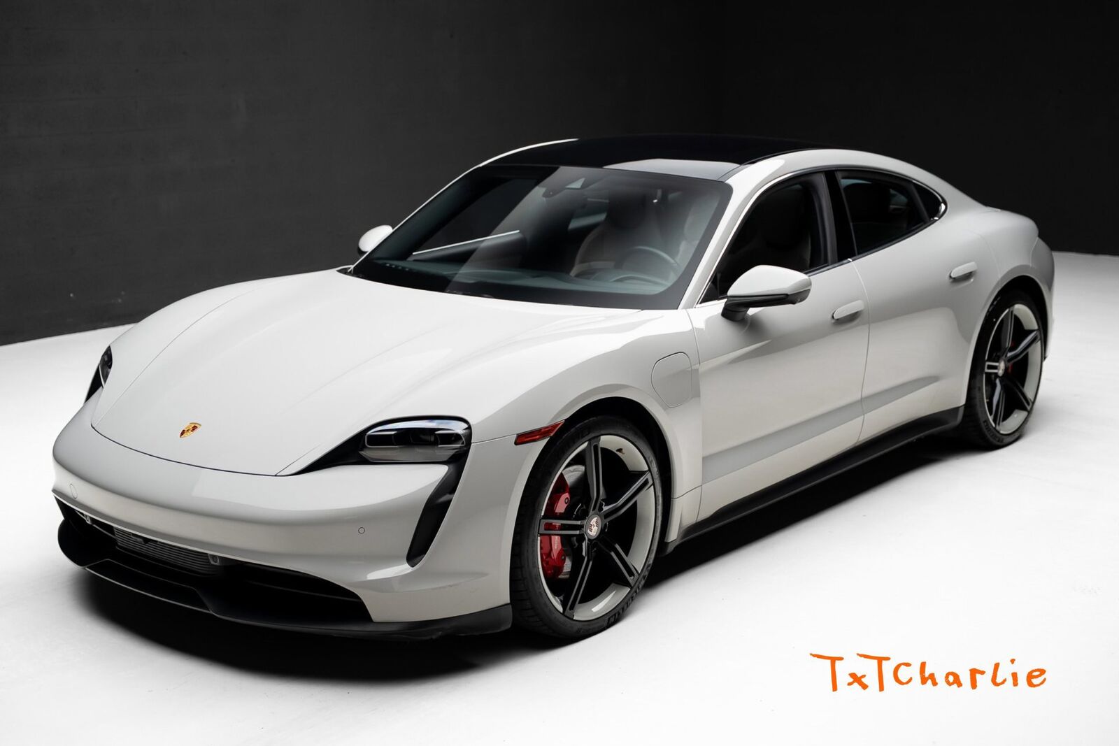 2022 PORSCHE Taycan