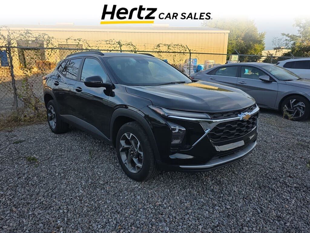 2025 CHEVROLET Trax