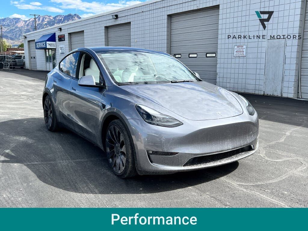 2024 TESLA Model Y