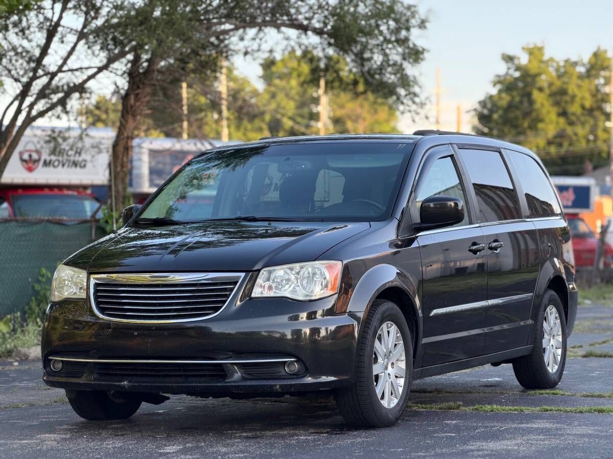 2013 CHRYSLER Town and Country