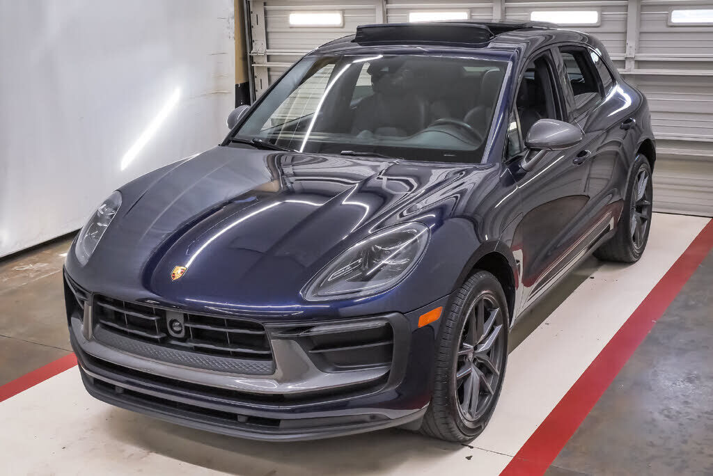 2023 PORSCHE Macan