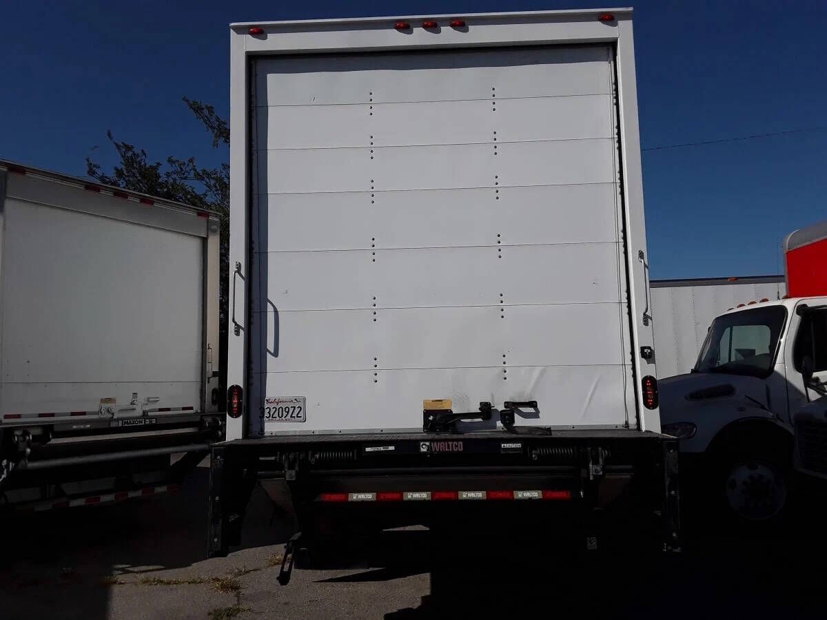 2018 FREIGHTLINER M2